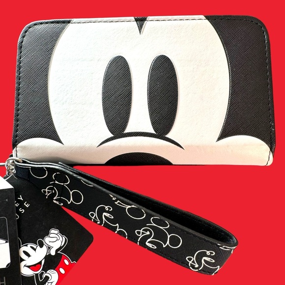 Bioworld Disney Mickey Mouse Wristlet Tech Wallet - Picture 6 of 15